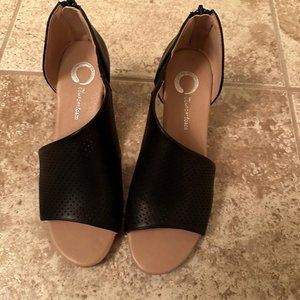 Cute black wedge shoes, 7 W size